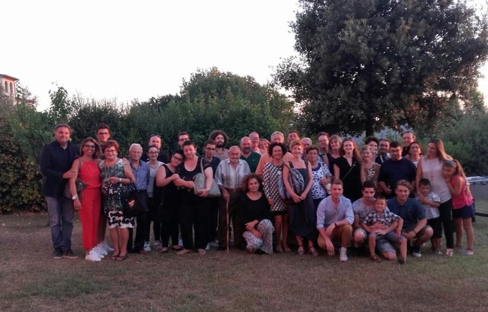 Tutta la famiglia Bellesi raccolta in occasione dei festeggiamenti per il Cinquantenario